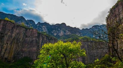 景點(diǎn)：萬(wàn)仙山
